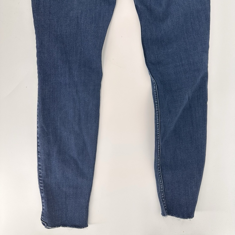 Hollister Ultra High-Rise, Super Skinny 30x30 Ripped Style Soft Stretch - Picture 5 of 11